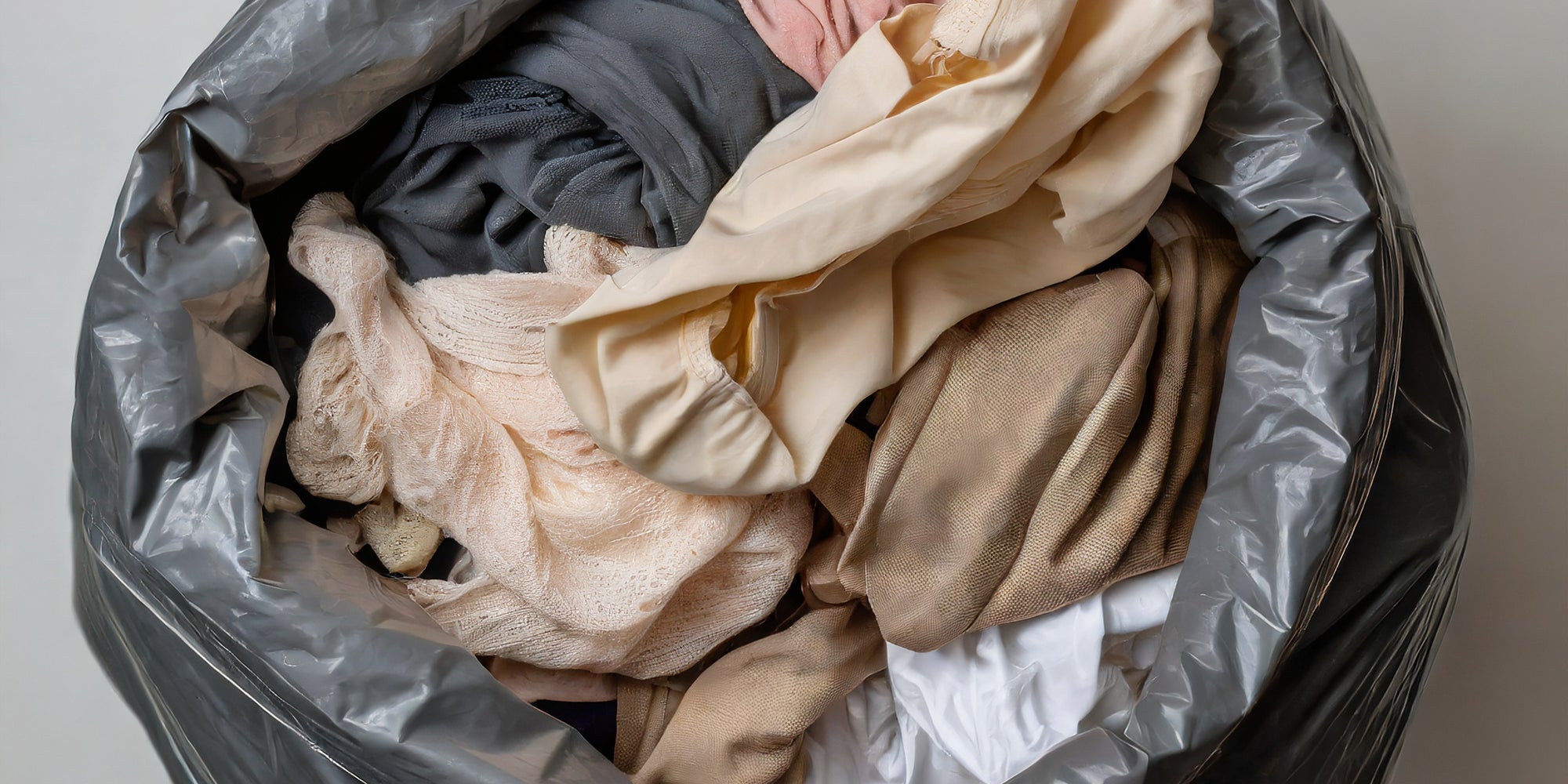 European law: towards the end of the destruction of unsold clothes?