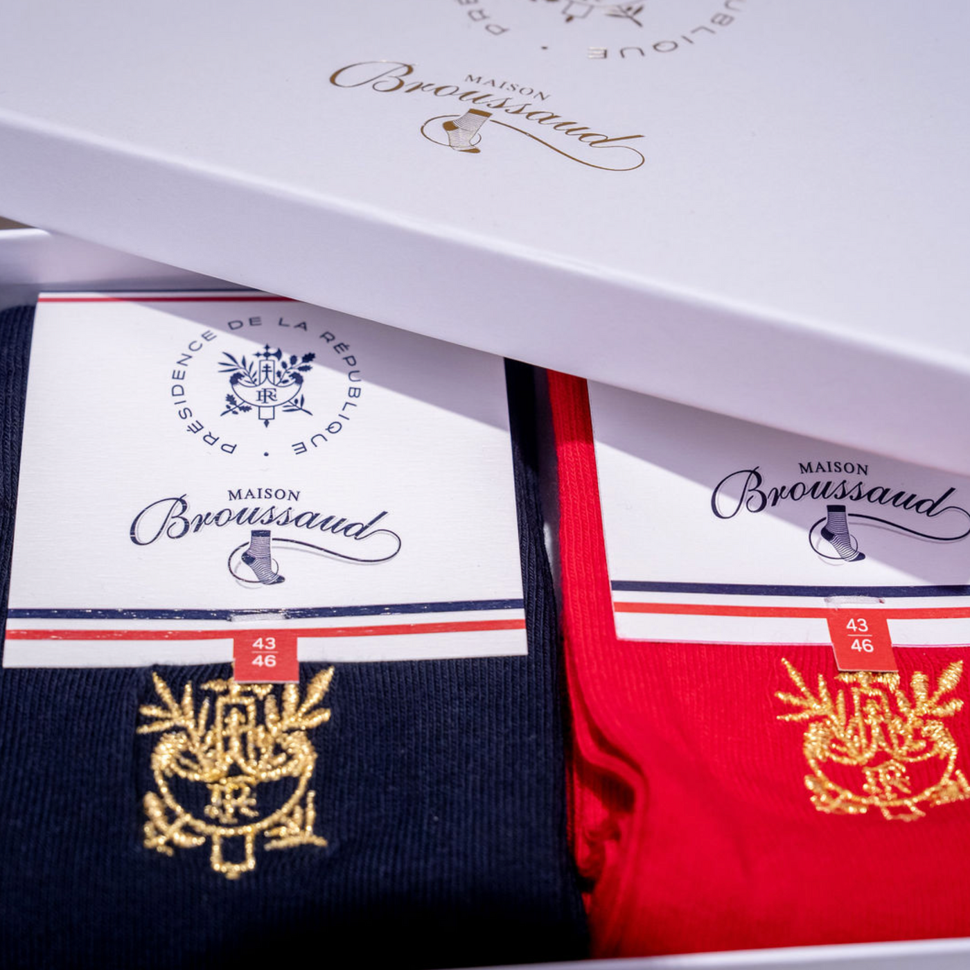 Coffret duo broderie Elysée x Maison Broussaud - chaussettes homme - coton bleu et rouge