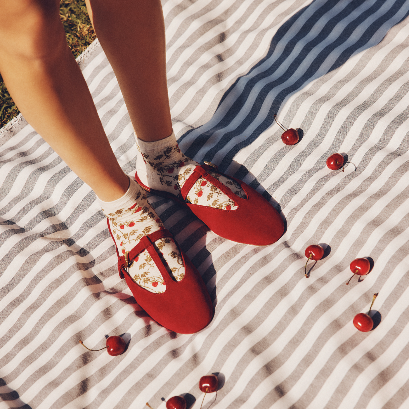 Invisible Strawberries - Women's Socks - Ecru Cotton